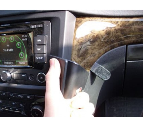 Proclip Skoda Yeti 10-17 Angled mount (only Amundsen stereo)