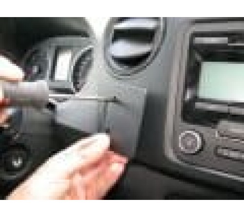 Proclip Volkswagen Amarok 11-16 Center mount (niet voor NAV)