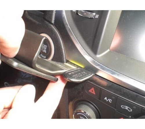 Proclip Lancia Thema 12-15 Chrysler 300C 11-14 Center mount