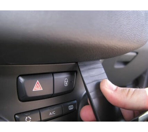 Proclip Peugeot 208 12-18/2008 14-18 Angled mount