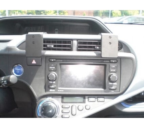 Proclip Toyota Prius C 12-17 Center mount