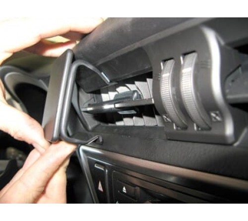 Proclip Toyota Auris 13-15 Center mount