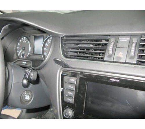 Proclip Skoda Octavia III 13-17 Center mount