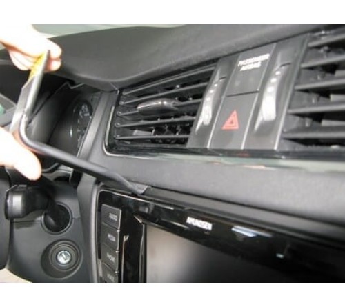 Proclip Skoda Octavia III 13-17 Center mount