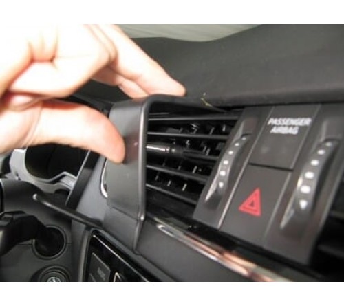 Proclip Skoda Octavia III 13-17 Center mount