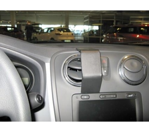 Proclip Dacia Logan/Sandero 13-21 Center mount