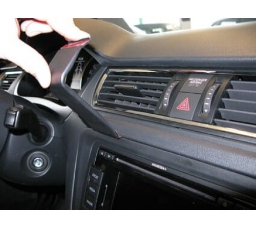 Proclip Skoda Rapid 13-15/Seat Toledo 13-18 Center mount