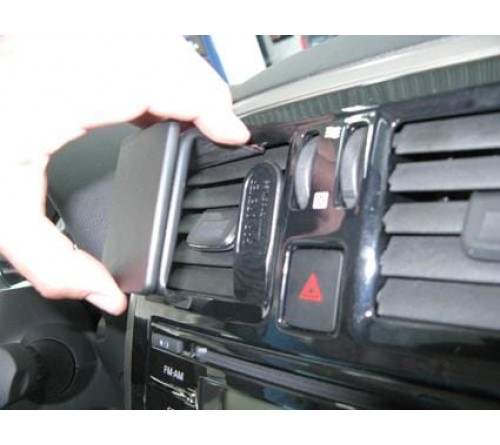 Proclip Nissan Micra 14-17 Center mount