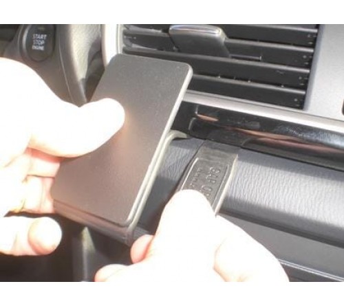 Proclip Mazda 3 14-18 Center mount