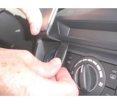 Proclip Mazda 3 14-18 Center mount