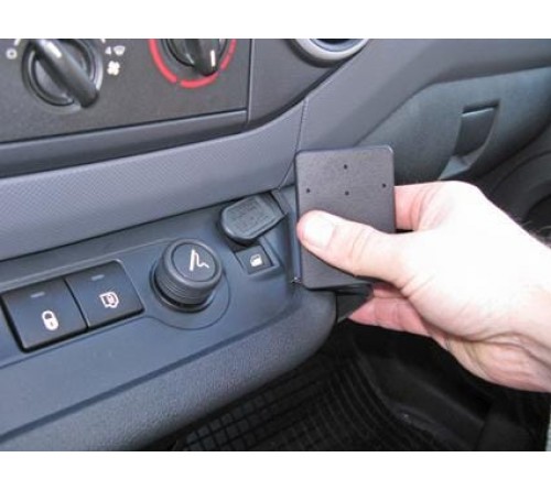Proclip Citroen Berlingo 08-18 ONLY for Autom. Angled mount