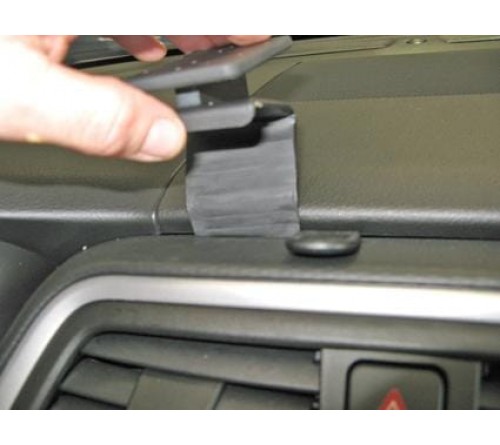 Proclip Suzuki SX4 S-Cross 14-21 Center mount