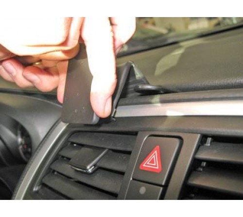 Proclip Suzuki SX4 S-Cross 14-21 Center mount