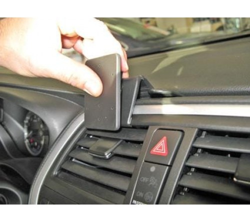 Proclip Suzuki SX4 S-Cross 14-21 Center mount