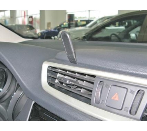 Proclip Nissan Qashqai 14-21/X-Trail Not Clas. Center mount