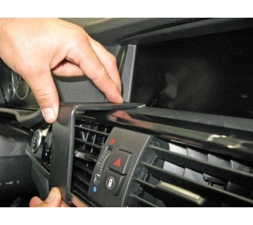 Proclip BMW X3 15-17/ X4 15-18 Center mount