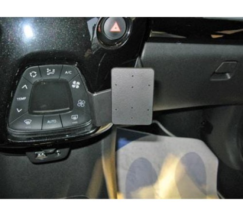 Proclip Peug.108/Cit.C1/Toy.AYGO 14-21 angled  WITH ACC