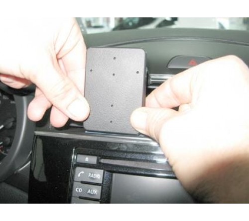 Proclip Nissan Pulsar 14-20 Center mount