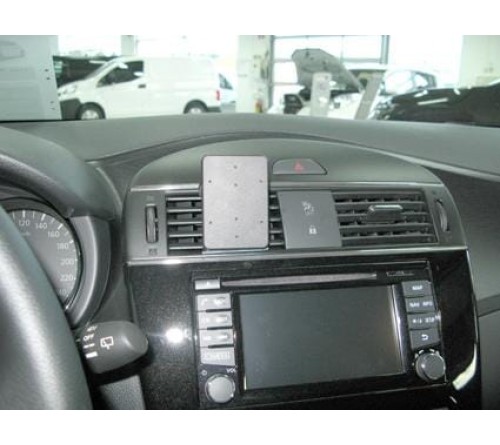 Proclip Nissan Pulsar 14-20 Center mount
