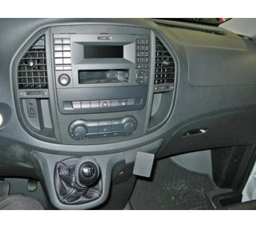 Proclip MB Vito 15-23 Angled mount NOT for cup holder