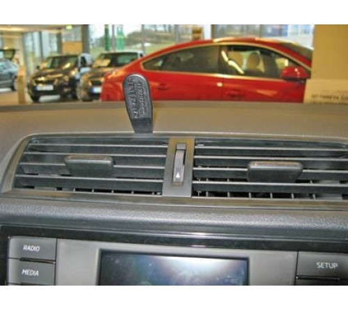 Proclip Skoda Fabia 15-21 Center mount