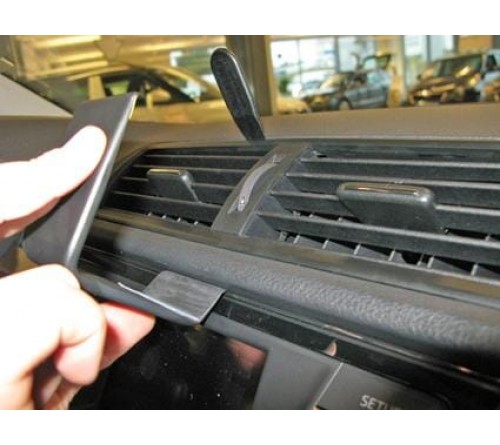 Proclip Skoda Fabia 15-21 Center mount