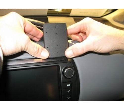 Proclip Toyota Yaris 15-19 Center mount  right