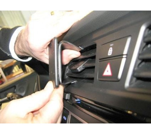 Proclip Hyundai i20 2015- Center mount
