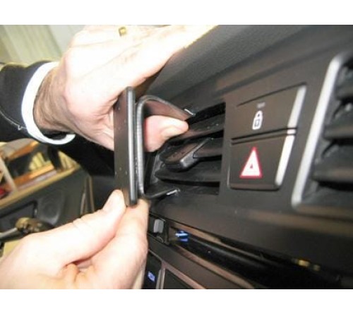 Proclip Hyundai i20 2015- Center mount