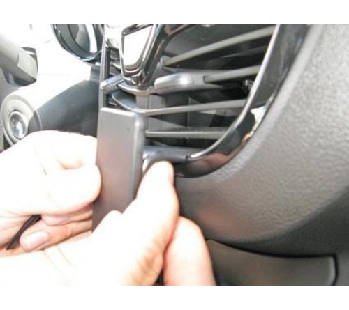 Proclip Opel Karl 16-20 Angled NOT for factory navigation