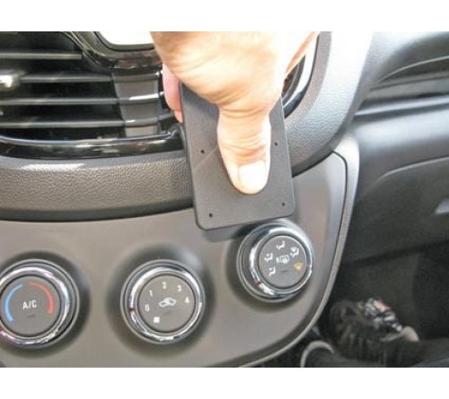 Proclip Opel Karl 16-20 Angled NOT for factory navigation