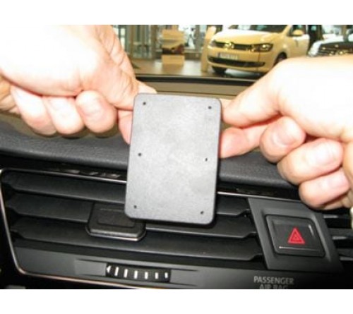 Proclip Volkswagen Touran 16-22 center mount