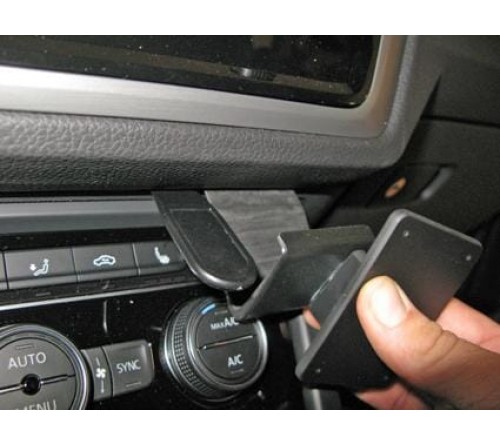Proclip Volkswagen Touran 16-22 Angled mount