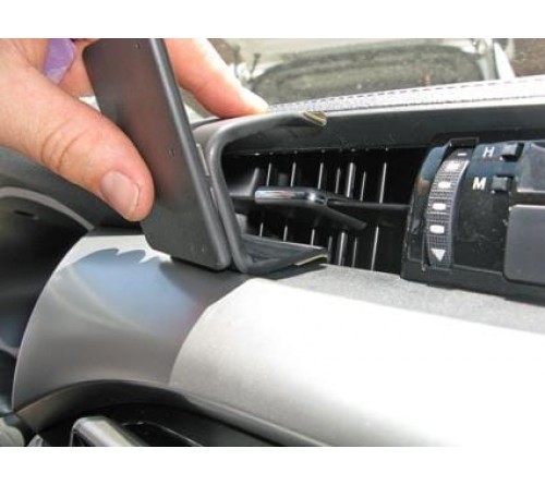 Proclip Toyota HiLux 2016- Center mount