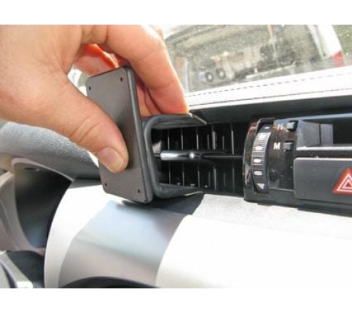 Proclip Toyota HiLux 2016- Center mount