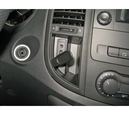 Proclip Mercedes Benz Vito 15-23 Center - only automatic