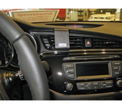 Proclip Kia Ceed 16-18 Center mount