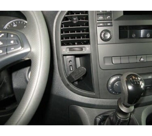 Proclip MB Vito 15-23 Center mount ONLY manual transmission