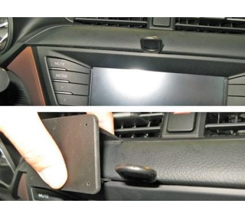 Proclip Toyota Avensis 16-19 Center mount