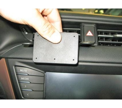 Proclip Toyota Avensis 16-19 Center mount