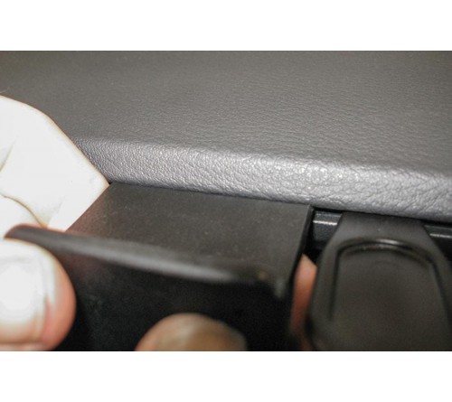 Proclip Nissan Micra 17-23 Center mount