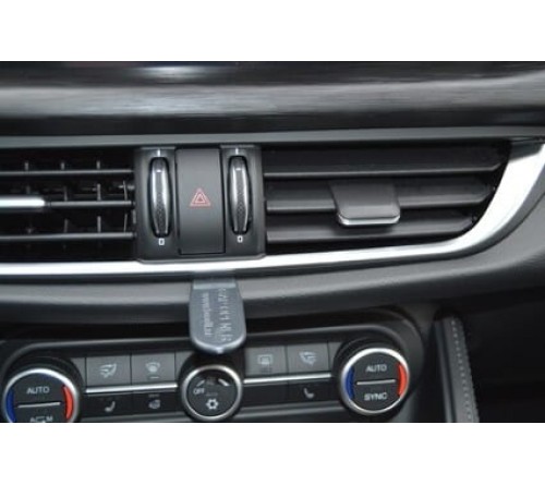 Proclip Alfa Romeo Stelvio 16- Center mount