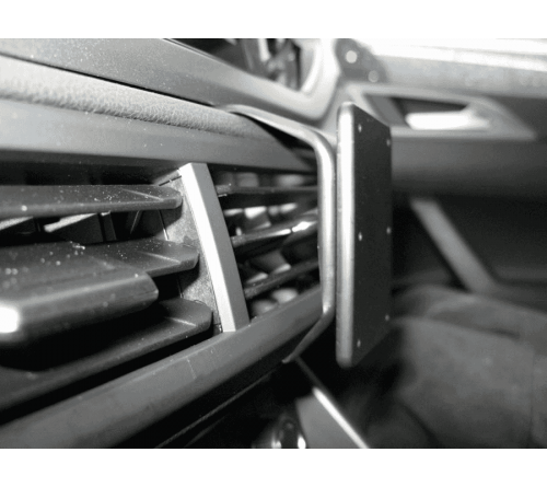 Proclip Volkswagen Polo 18- Center mount