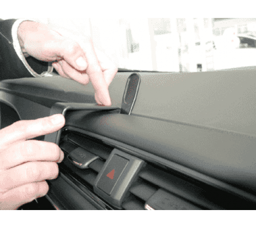 Proclip Nissan Leaf 18- Center mount