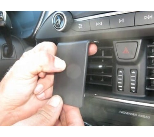 Proclip Ford Focus 19-/Kuga 20- Center mount.