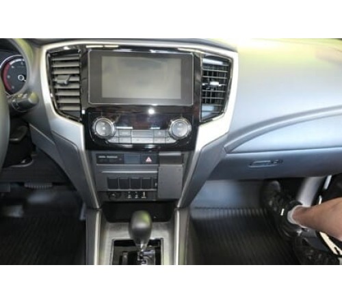 Proclip Mitsubishi L200 20-24 Center mount ONLY automatic