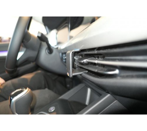 Proclip Volkswagen Golf MK8 20- Center mount