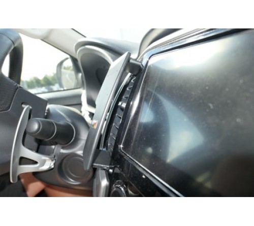 Proclip Mitsubishi L200 20-24 Center mount high