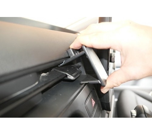 Proclip Hyundai Staria 22- Center mount