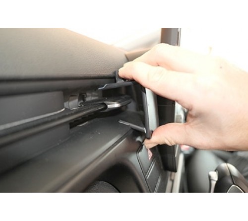 Proclip Hyundai Staria 22- Center mount